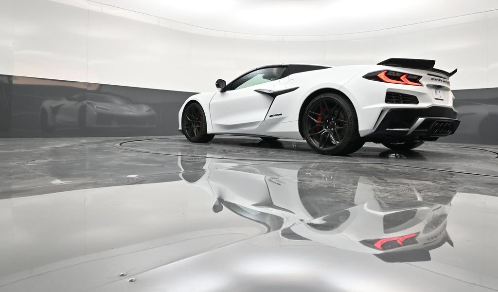 Used 2026 Chevrolet Corvette Z06 RWD image 22