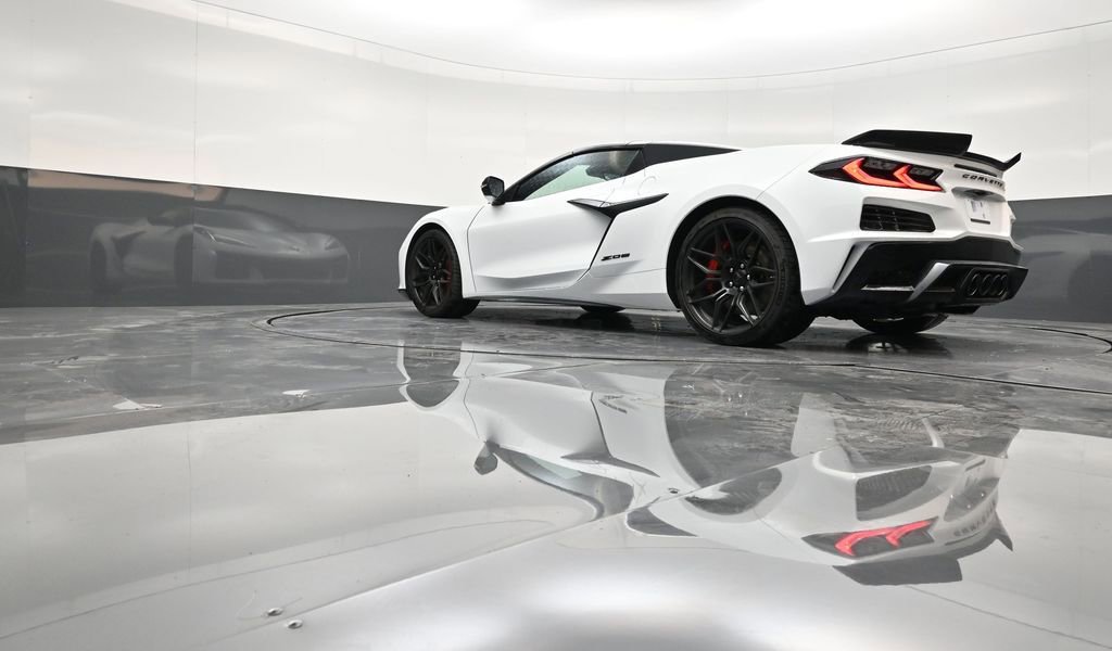 Used 2026 Chevrolet Corvette Z06 RWD image 22