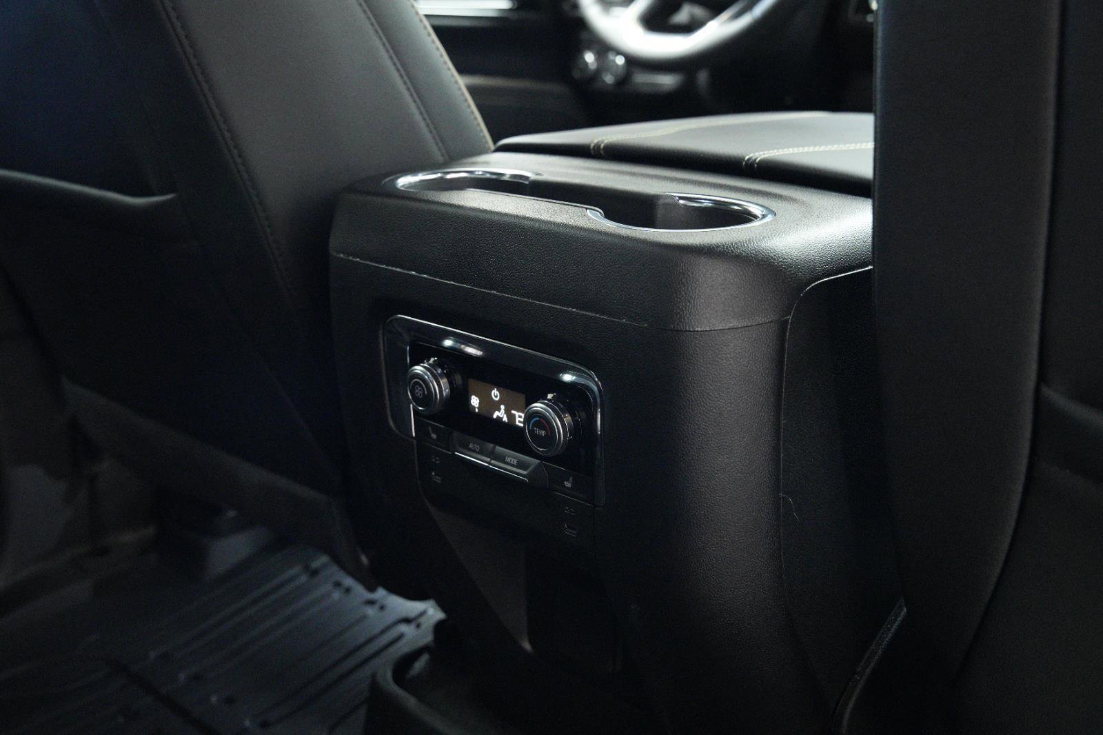 New 2026 GMC Yukon Elevation image 14