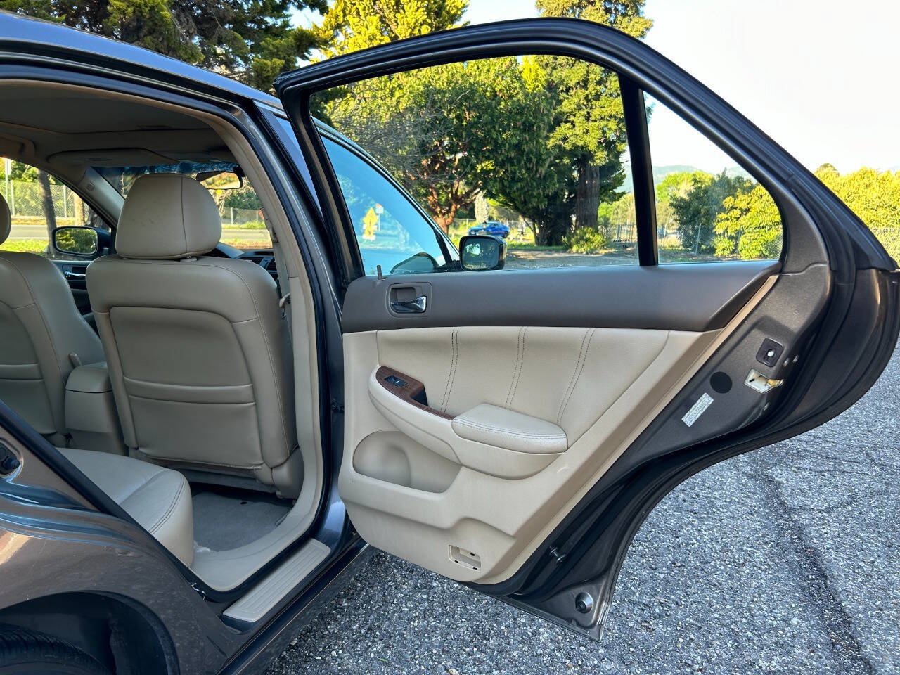 Used 2007 Honda Accord EX-L image 32