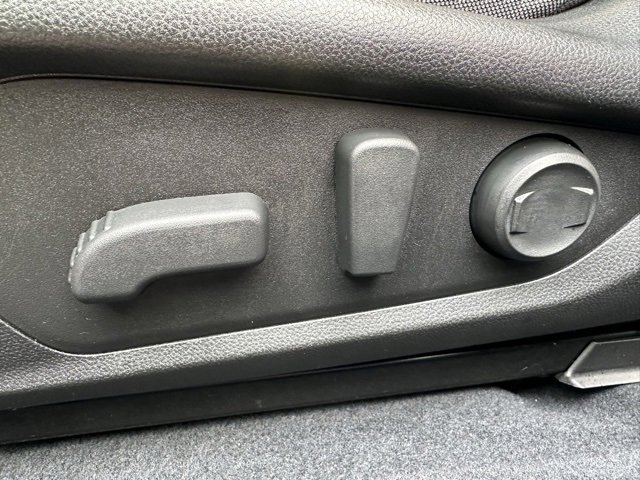 Used 2024 Subaru Crosstrek 2.0i Premium image 21