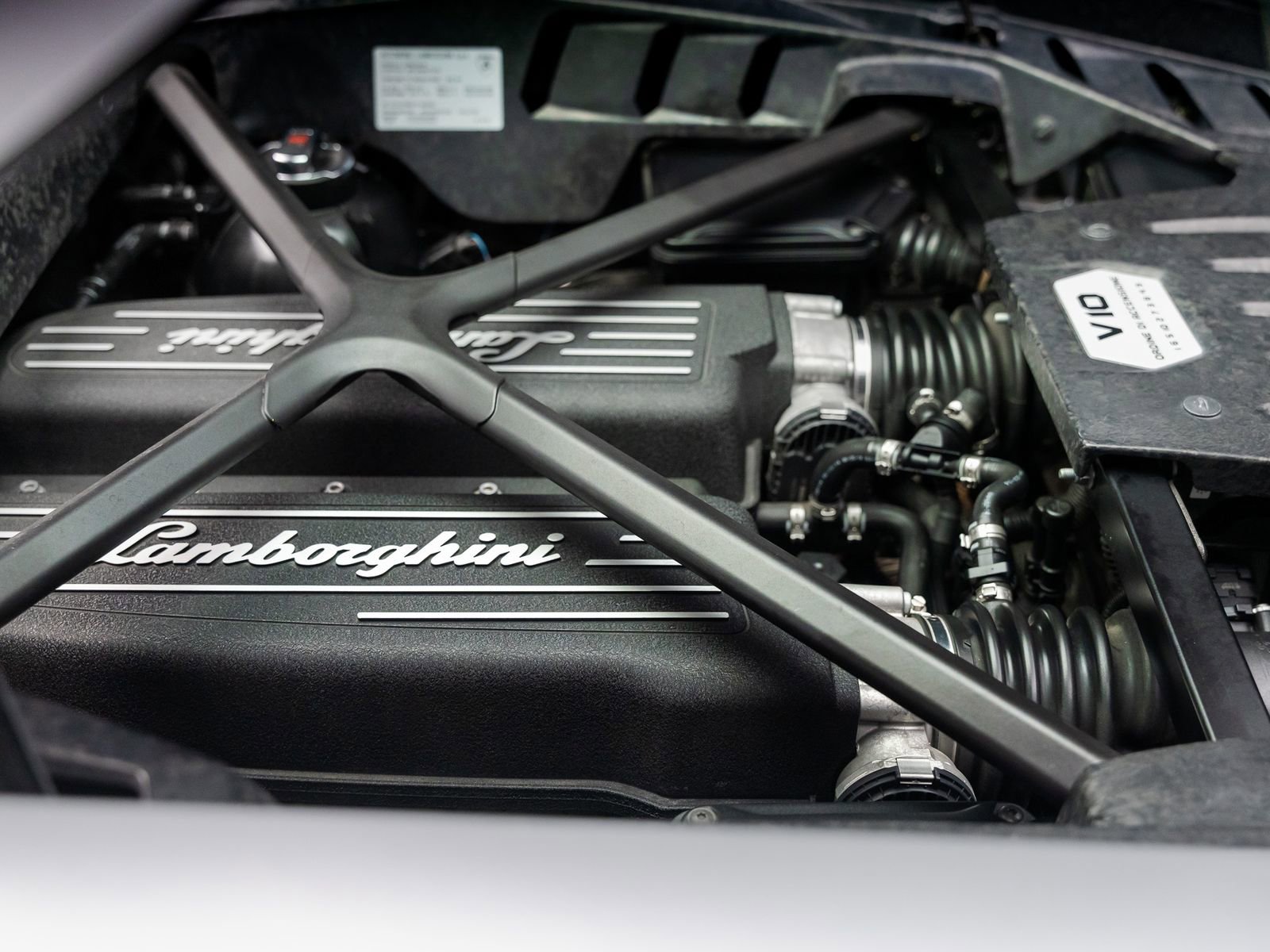 Used 2015 Lamborghini Huracan LP 610-4 image 40