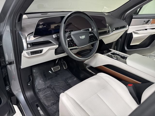 Used 2026 Cadillac Vistiq Sport w/ LPO, Floor Liner Package AWD/4WD image 13