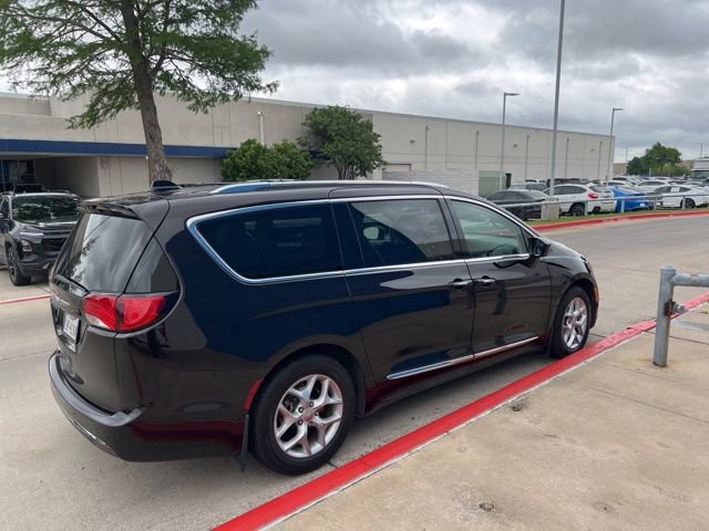 Used 2019 Chrysler Pacifica Touring-L Plus w/ Advanced Safetytec Group image 6