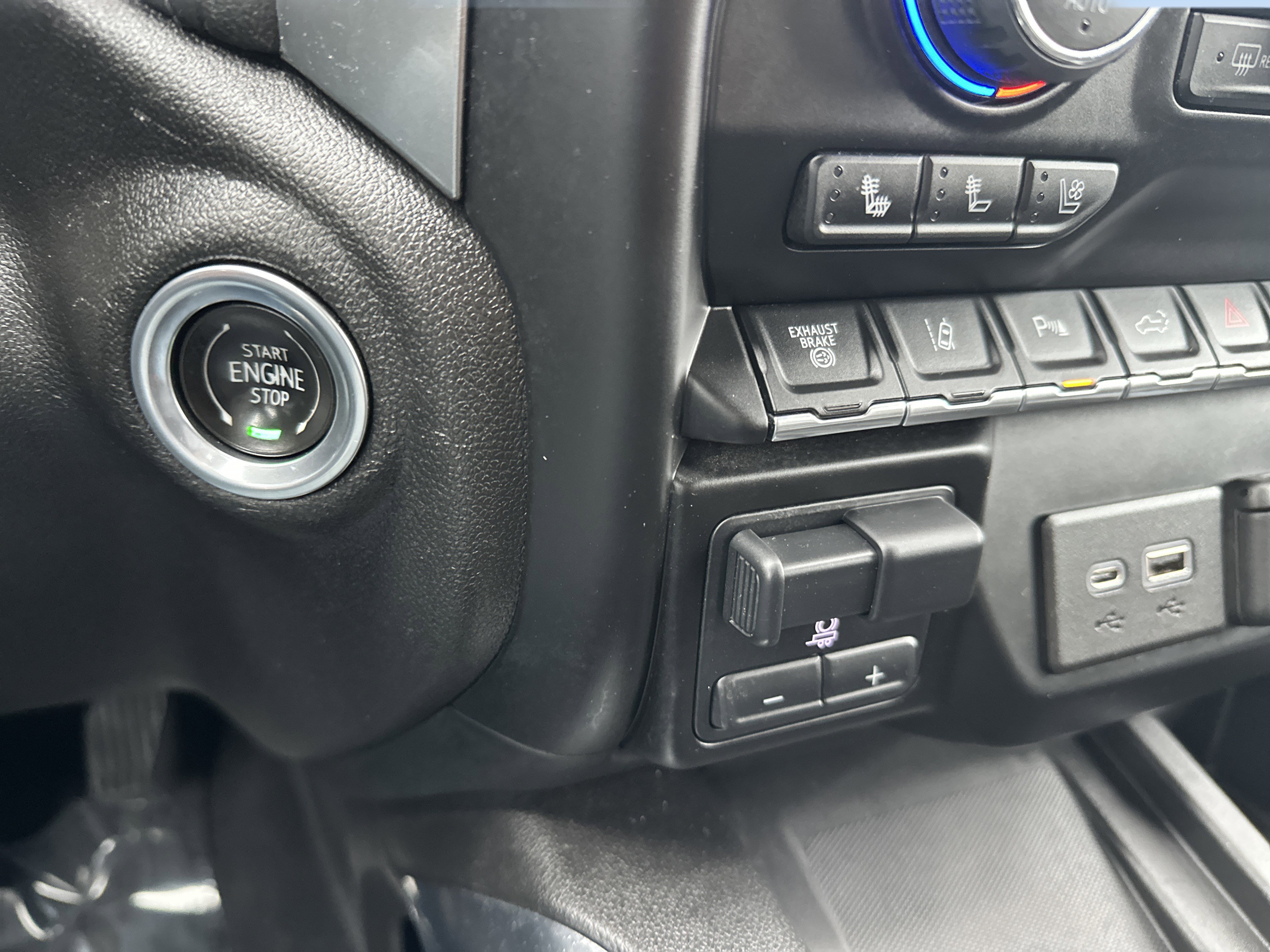 Certified 2023 Chevrolet Silverado 3500 LTZ image 19