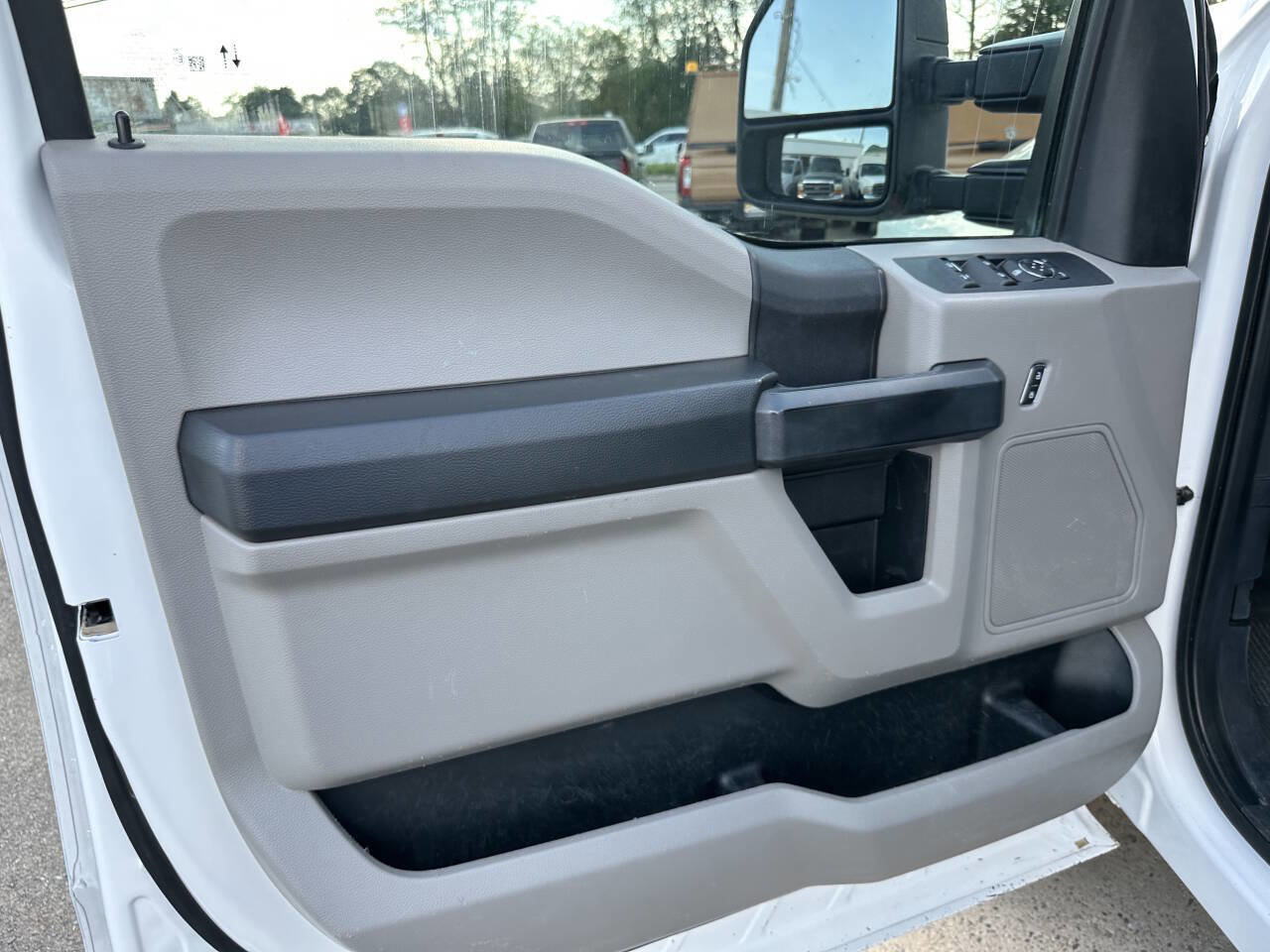 Used 2021 Ford F250 XL w/ Power Equipment Group AWD/4WD image 9