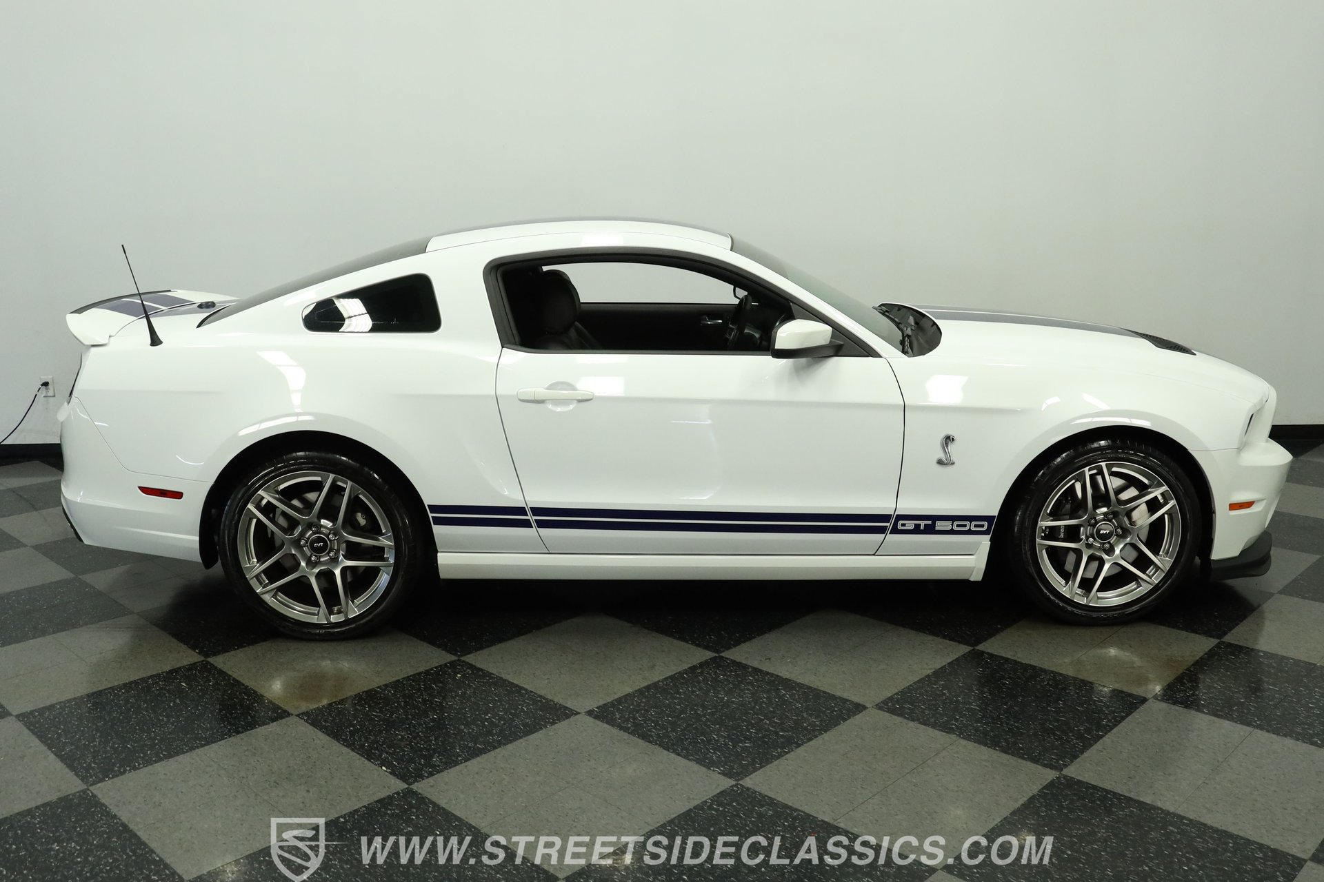 Used 2014 Ford Mustang Shelby GT500 RWD image 13
