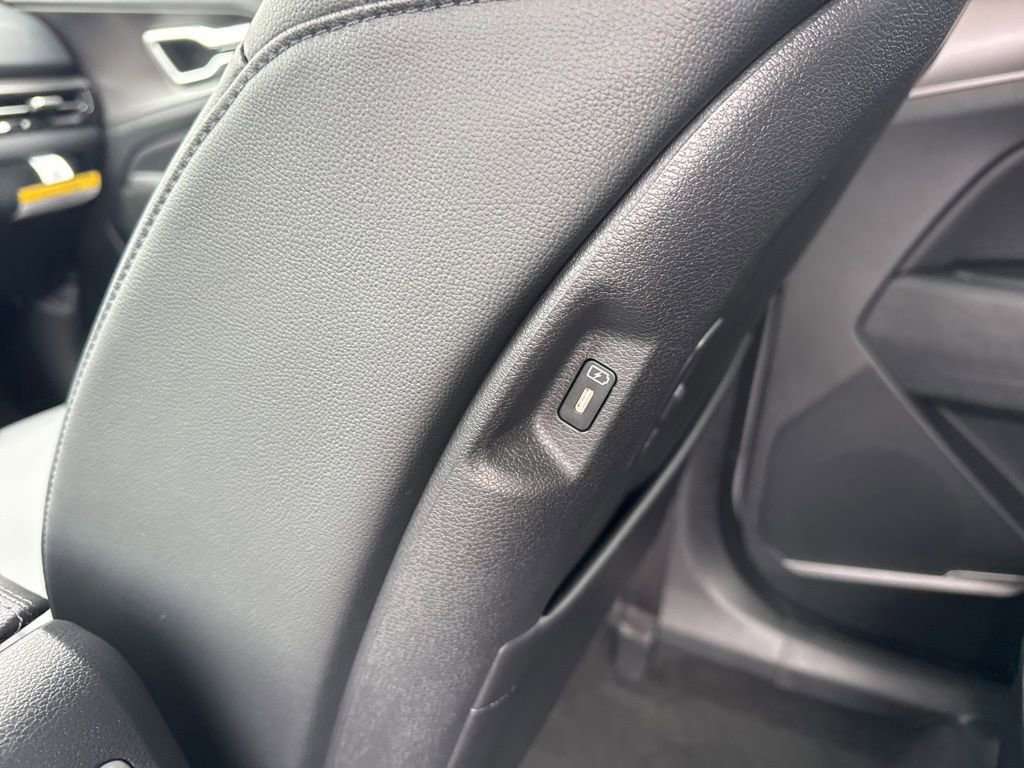 New 2026 Kia Sportage EX image 12