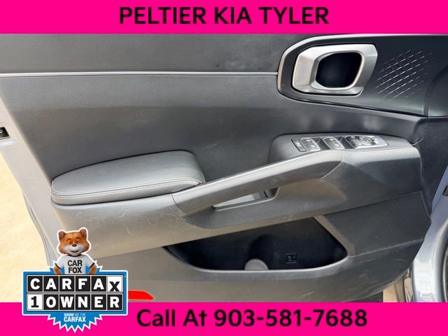 Used 2024 Kia Sorento S w/ Panoramic Sunroof Package FWD image 17