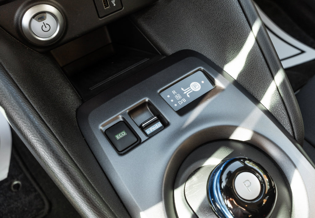 Used 2025 Nissan Leaf S FWD image 8