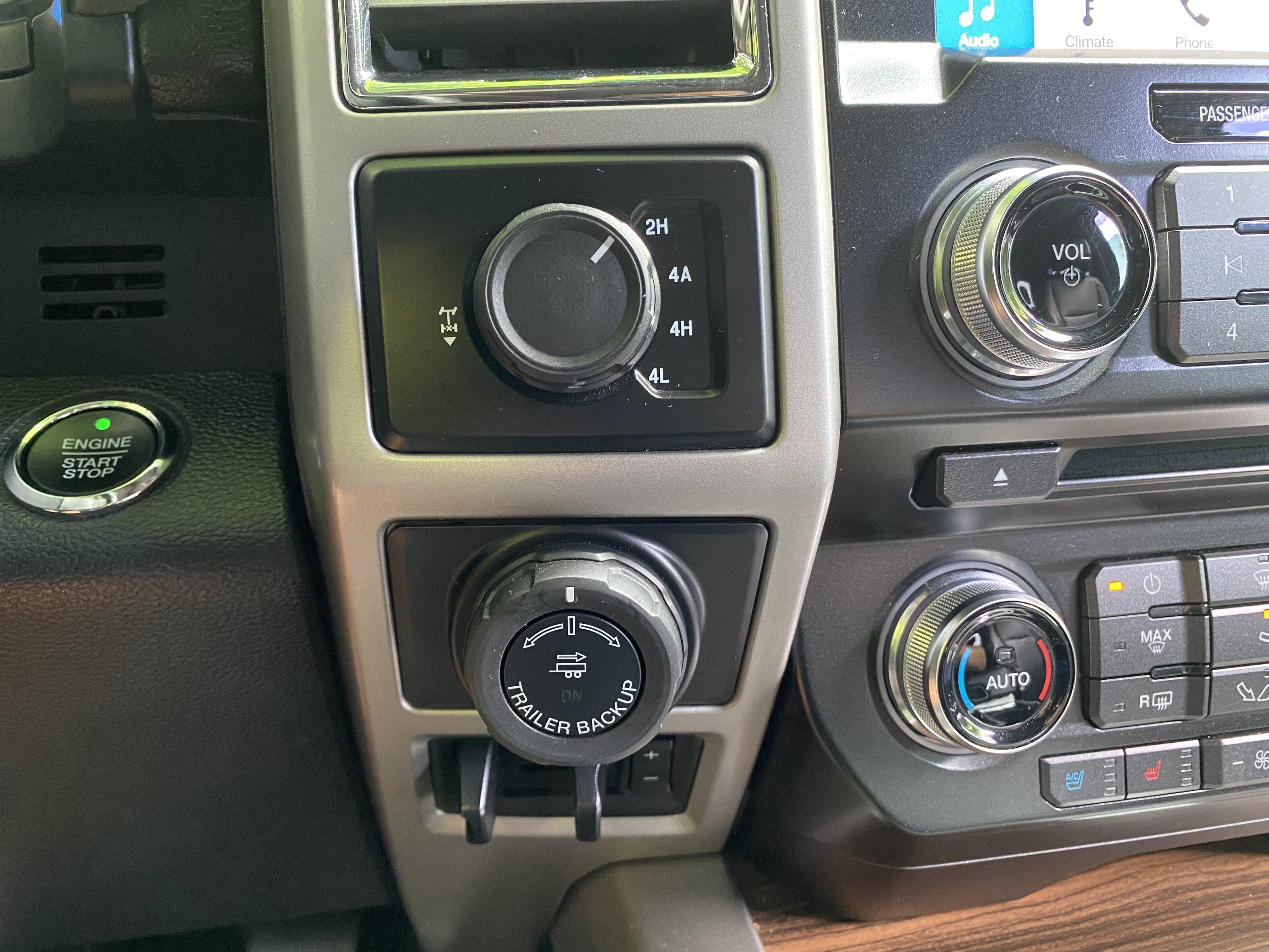 Used 2016 Ford F150 Lariat w/ Equipment Group 502A Luxury AWD/4WD image 29