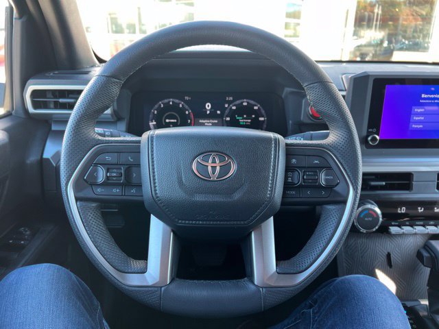 Used 2025 Toyota Tacoma TRD Off-Road AWD/4WD image 17