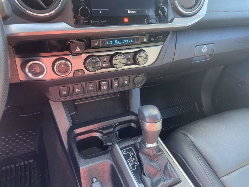 Used 2018 Toyota Tacoma Limited AWD/4WD image 27