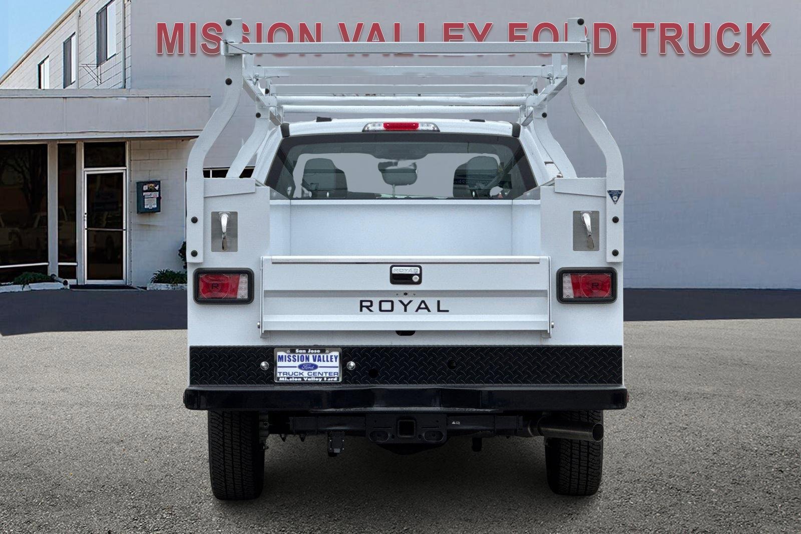 New 2026 Ford F250 XL w/ XL Chrome Package image 5