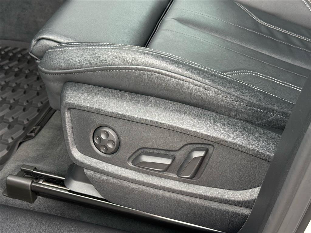 Certified 2025 Audi Q5 2.0T Premium w/ Convenience Plus Package AWD/4WD image 14