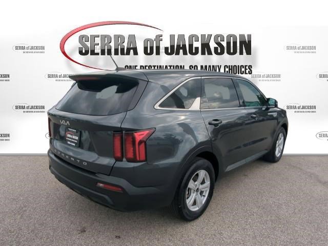 Used 2022 Kia Sorento LX image 8