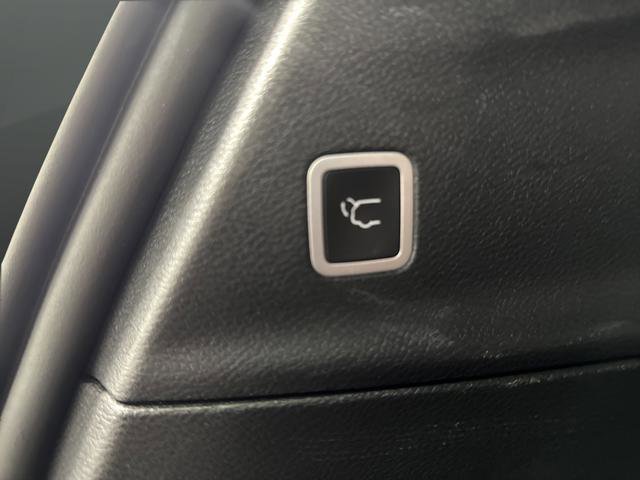 Certified 2025 Chrysler Pacifica Limited image 16