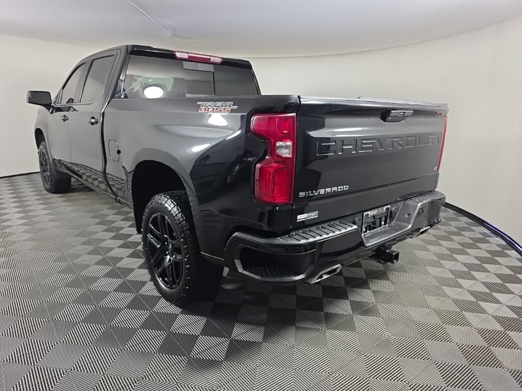 Used 2022 Chevrolet Silverado 1500 LT Trail Boss w/ Convenience Package II AWD/4WD image 3