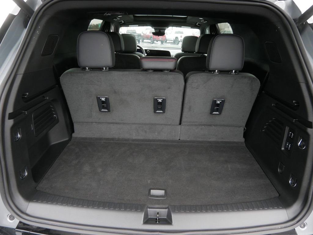 Certified 2024 Chevrolet Traverse RS w/ LPO, Floor Liner Package image 10