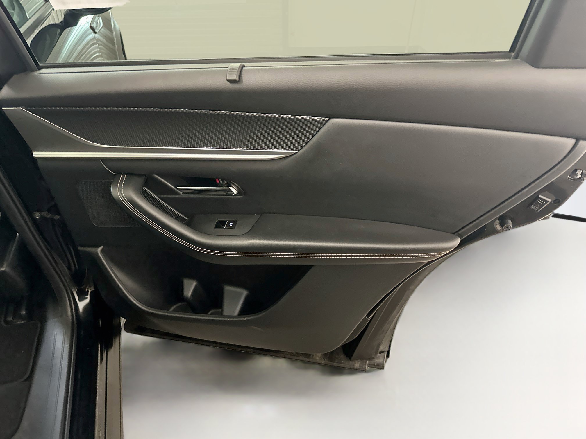 Used 2024 MAZDA CX-90 Plug-In Hybrid w/ Premium Plus AWD/4WD image 33