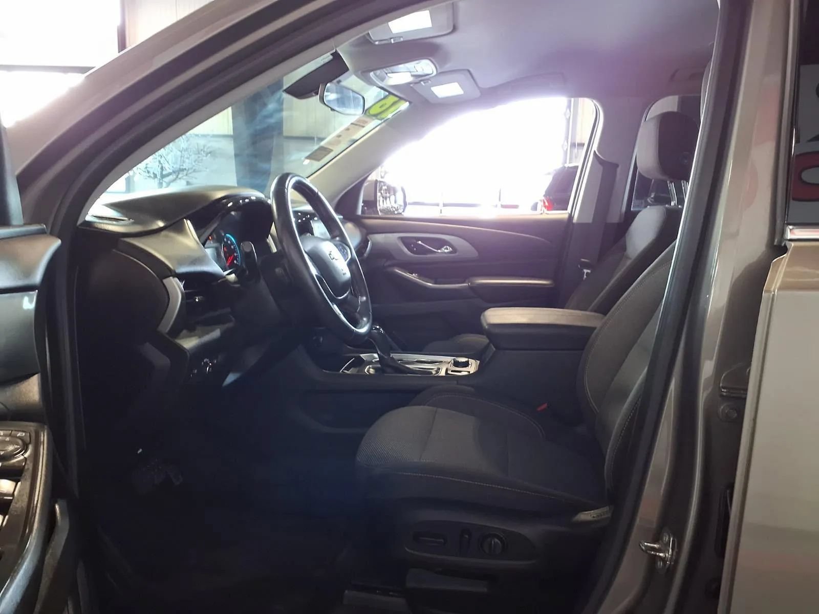 Used 2018 Chevrolet Traverse LT AWD/4WD image 20