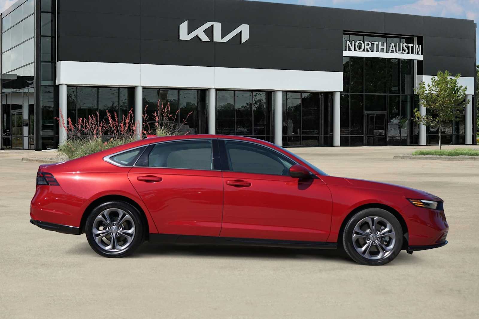 Used 2024 Honda Accord EX-L image 6