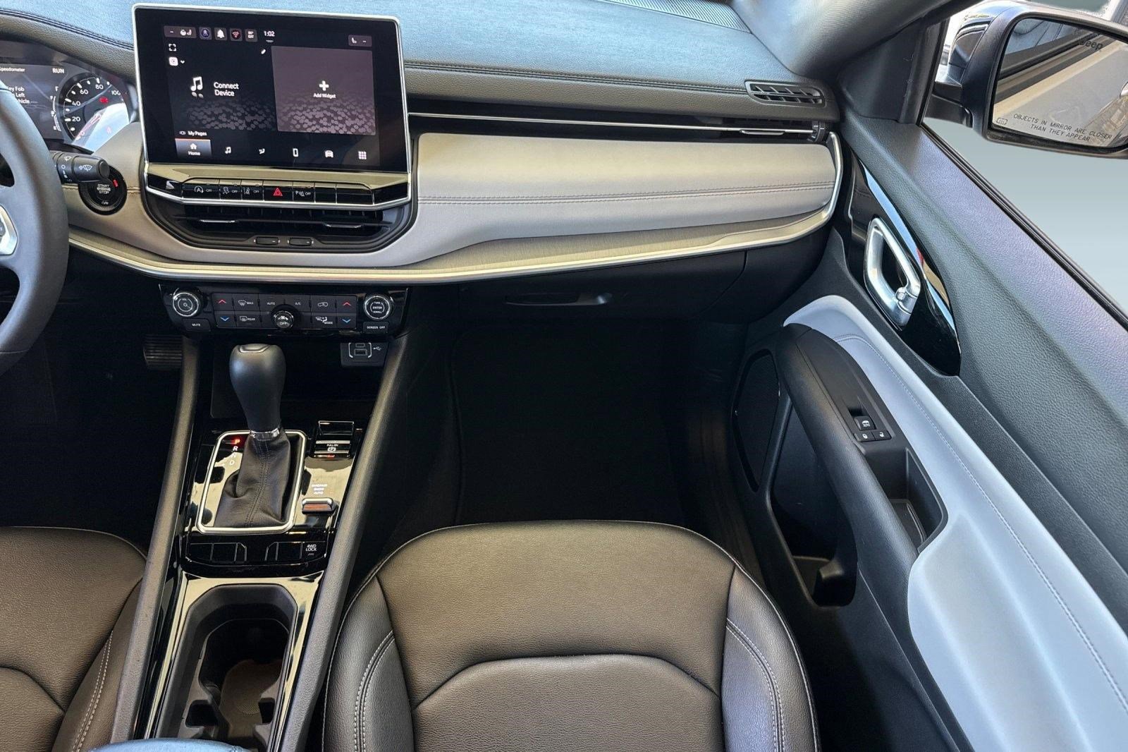 Used 2025 Jeep Compass Limited image 29