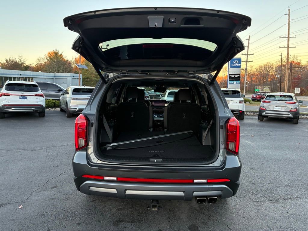 Used 2023 Hyundai Palisade Limited w/ Cargo Package image 11