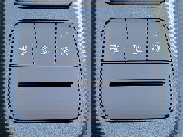 Certified 2023 Ford Maverick XL image 3