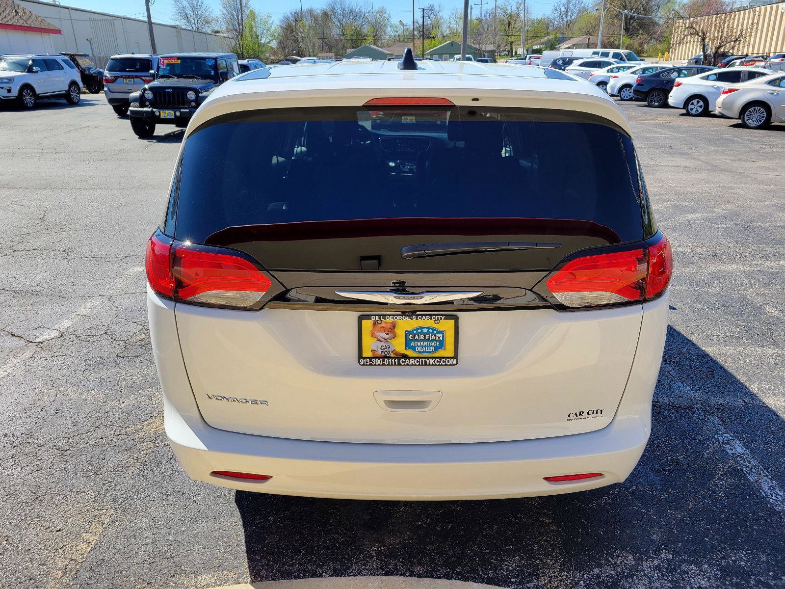 Used 2024 Chrysler Voyager LX image 26