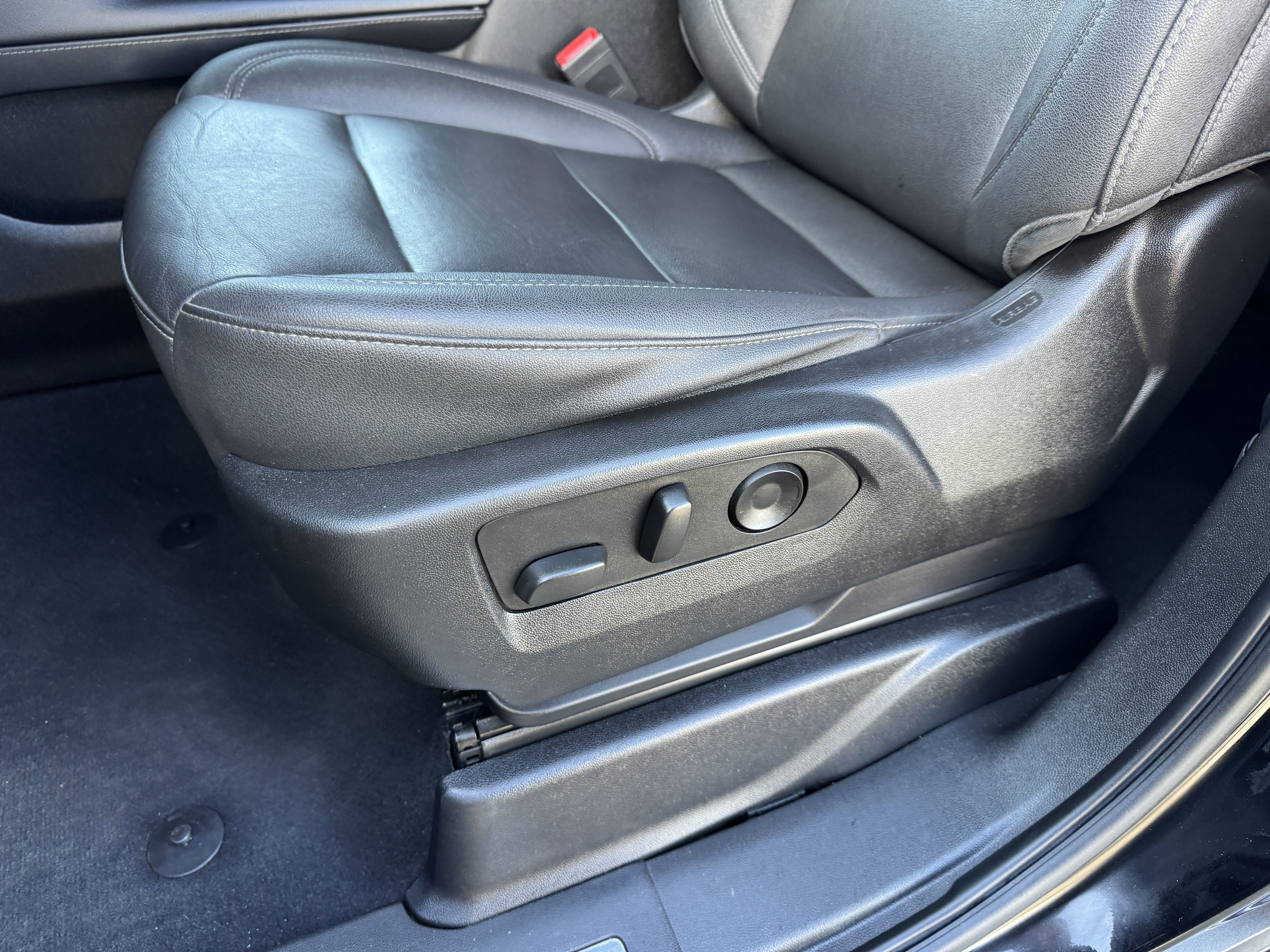 Used 2023 Chevrolet Tahoe LT image 13