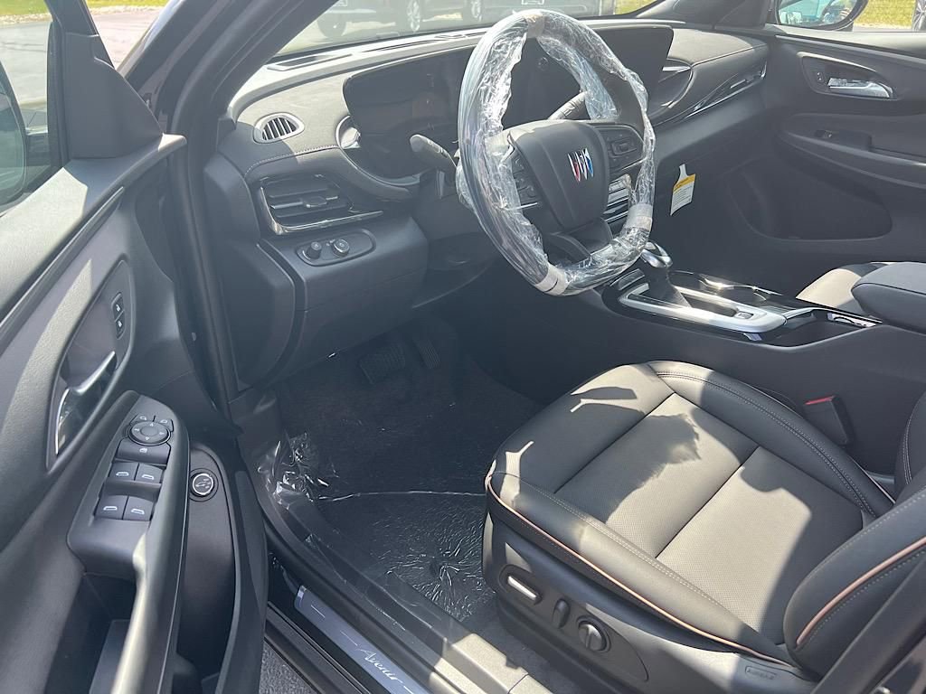 New 2025 Buick Envista Avenir image 11