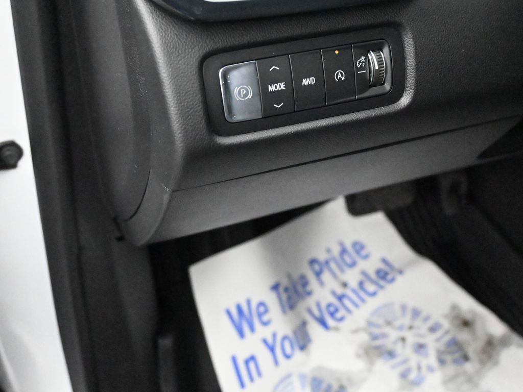 Used 2026 GMC Acadia AT4 image 30