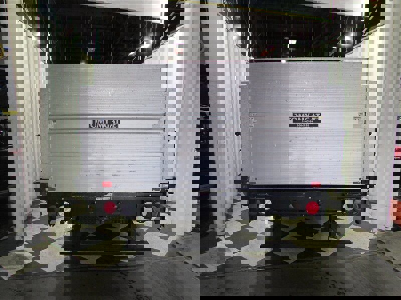 Used 2016 Ford F550 2WD Regular Cab Super Duty image 10