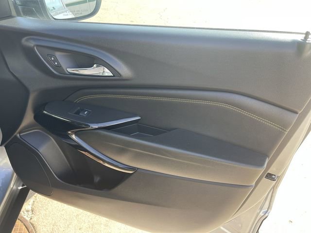 Used 2025 Chevrolet Trax LT image 16