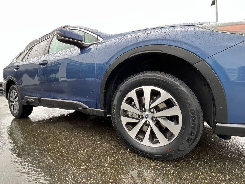 Used 2022 Subaru Outback Premium image 10