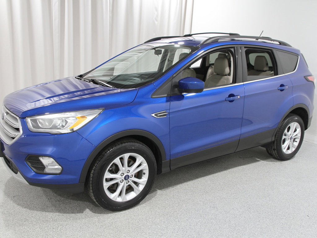 Used 2018 Ford Escape SEL image 3