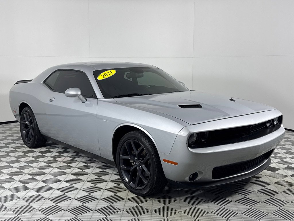 Used 2021 Dodge Challenger SXT w/ Blacktop Package image 3