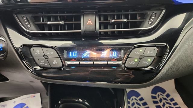Used 2021 Toyota C-HR XLE FWD image 17