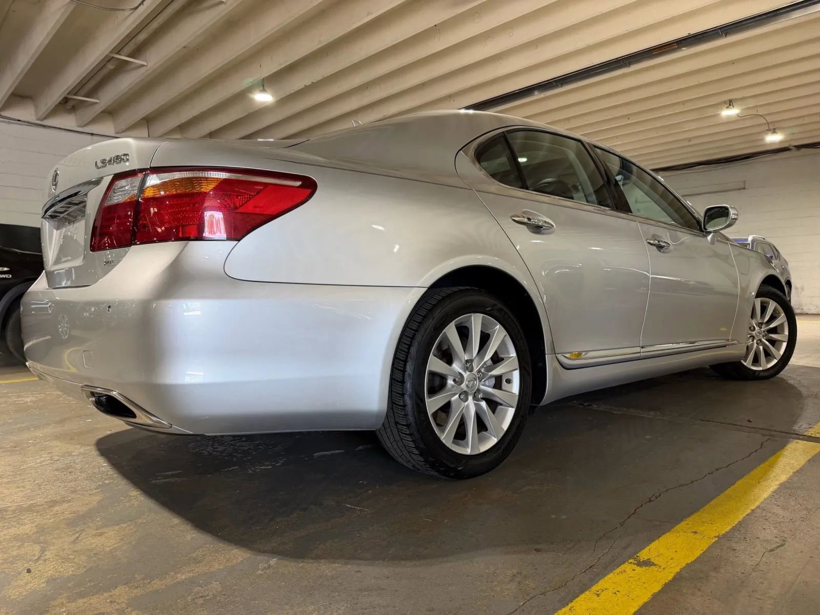 Used 2011 Lexus LS 460 AWD w/ Luxury Value Edition image 4