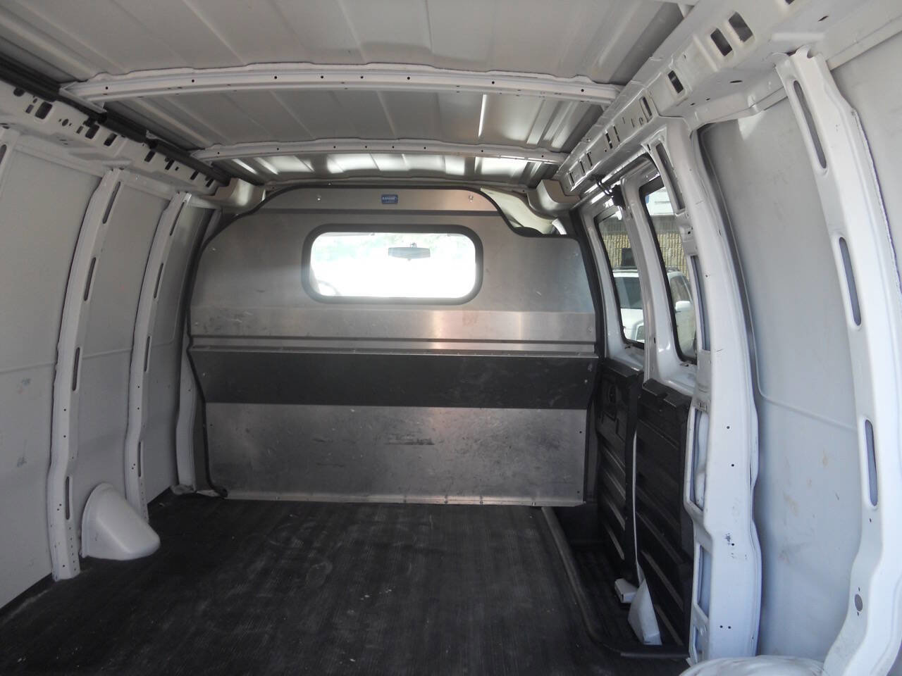 Used 2013 Chevrolet Express 2500 RWD image 6