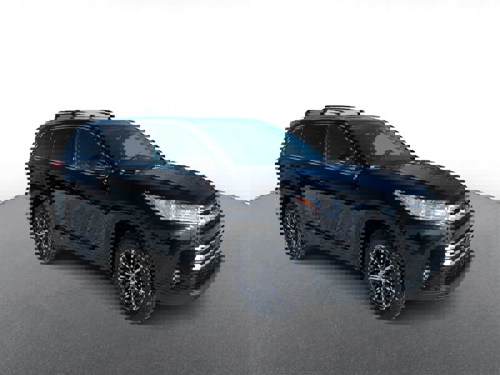 Used 2019 Toyota Highlander XLE image 2