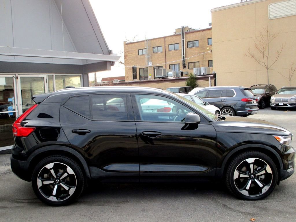 Used 2020 Volvo XC40 T5 Momentum w/ Protection Package Premier AWD/4WD image 11
