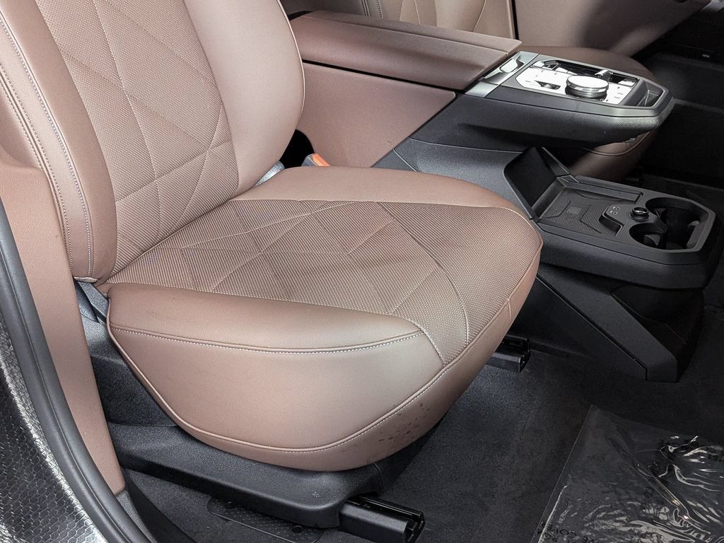 Certified 2025 BMW iX xDrive50 AWD/4WD image 30