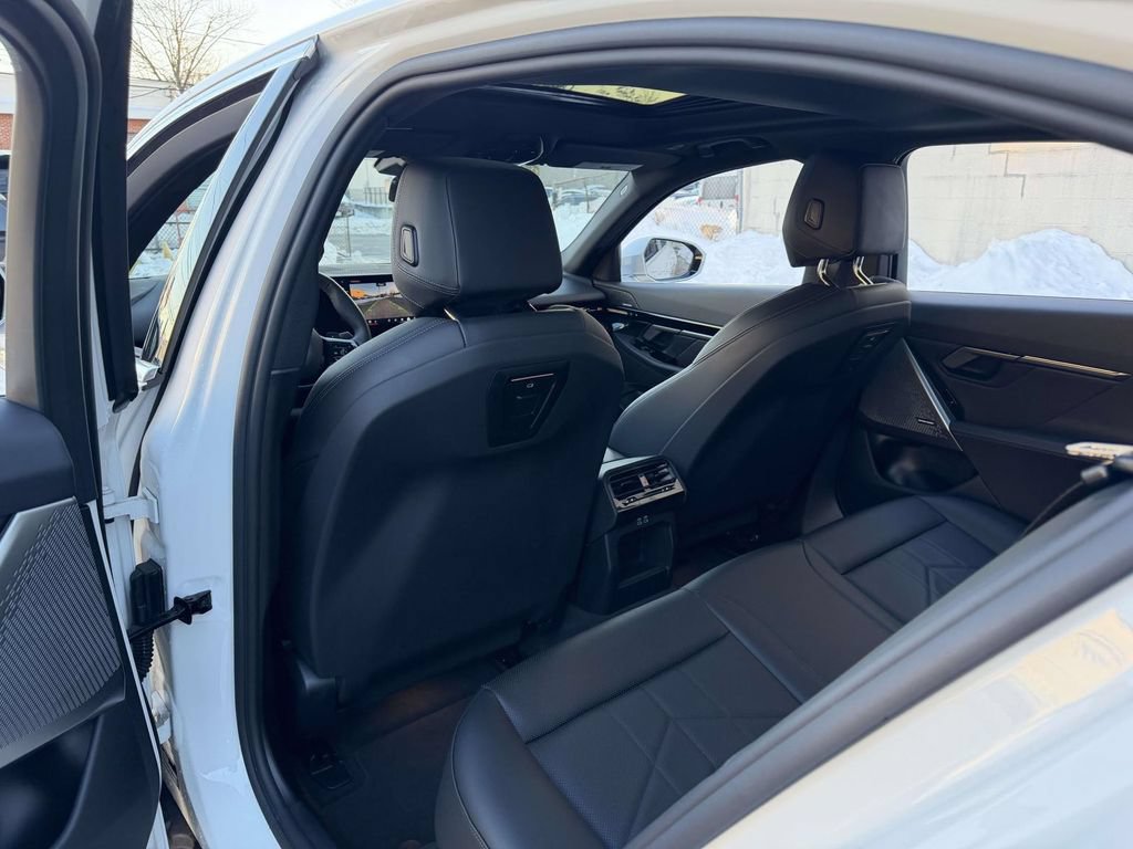 Used 2026 BMW 530i xDrive AWD/4WD image 24