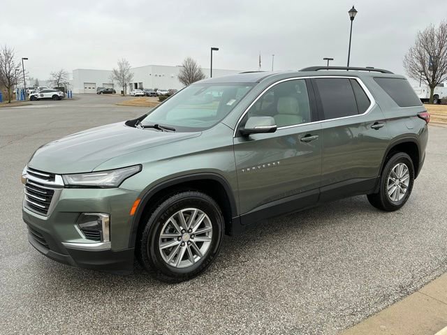 Used 2023 Chevrolet Traverse LT image 3