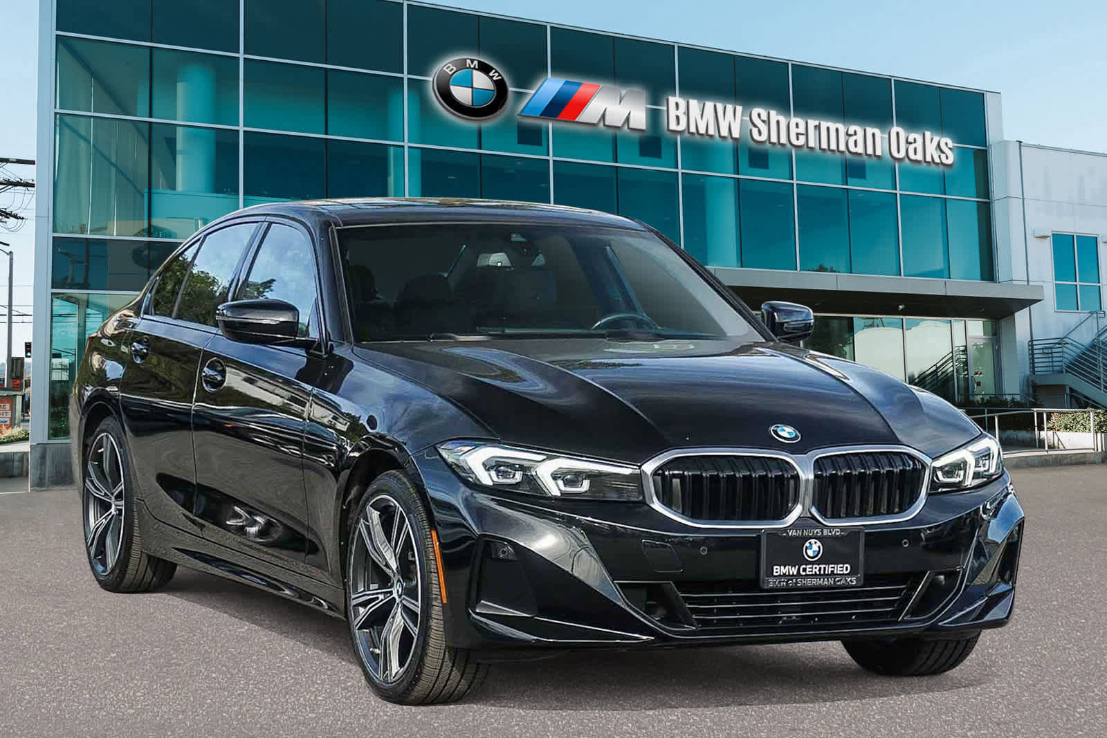 Certified 2023 BMW 330i Sedan w/ Driving Assistance Package image 5