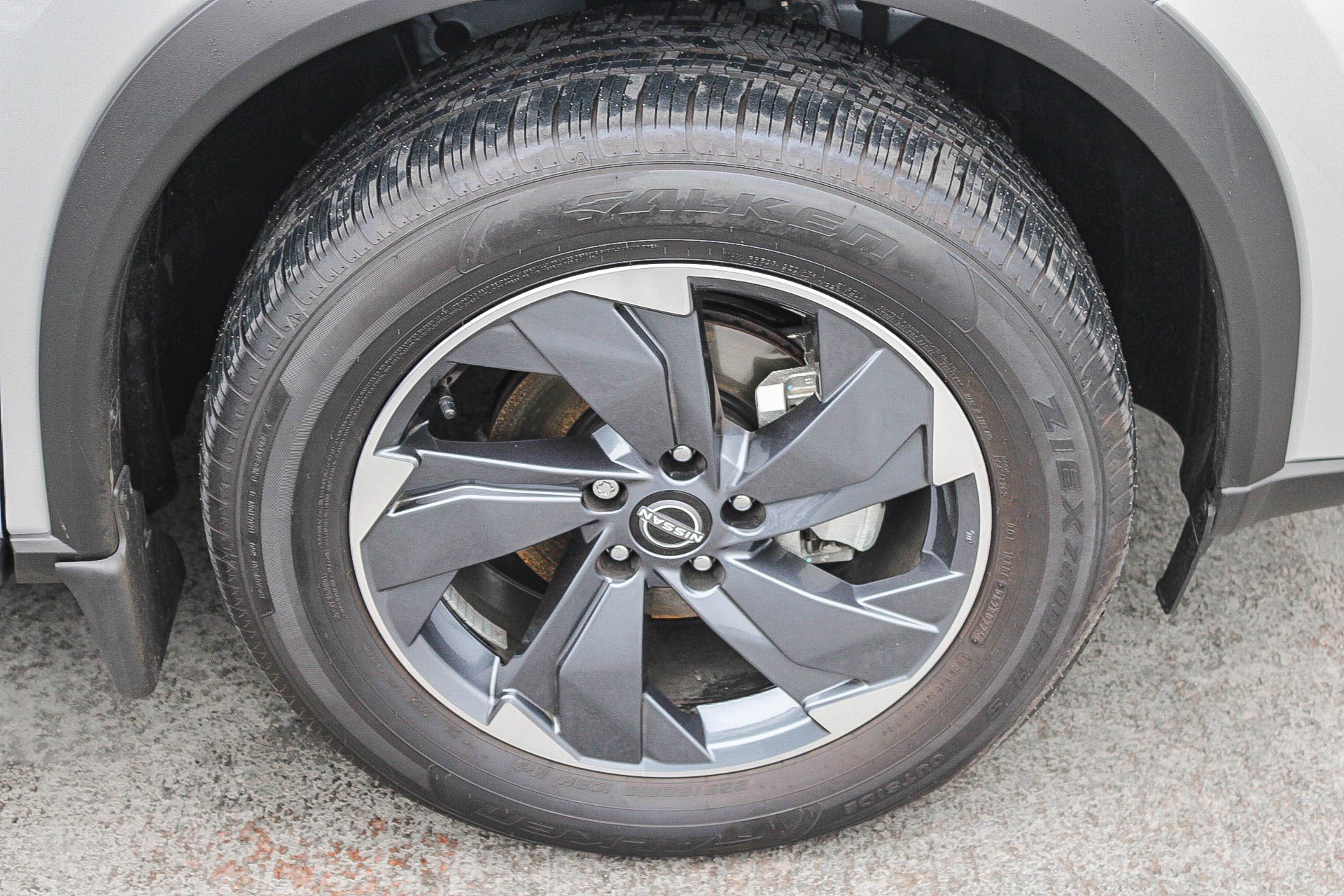 Used 2025 Nissan Rogue SV image 11