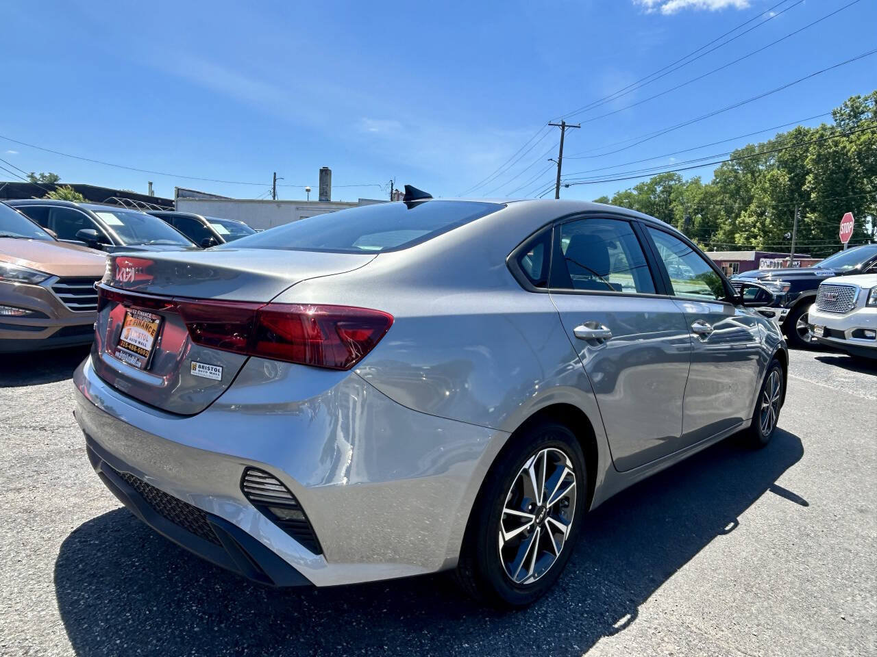 Used 2022 Kia Forte LXS FWD image 5