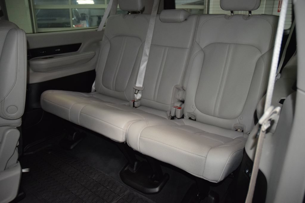 Used 2024 Jeep Wagoneer L Series III w/ Premium Group I AWD/4WD image 49